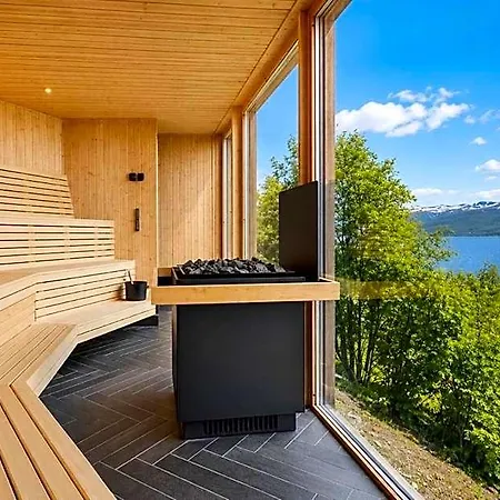 Fjord Hotel 3*
